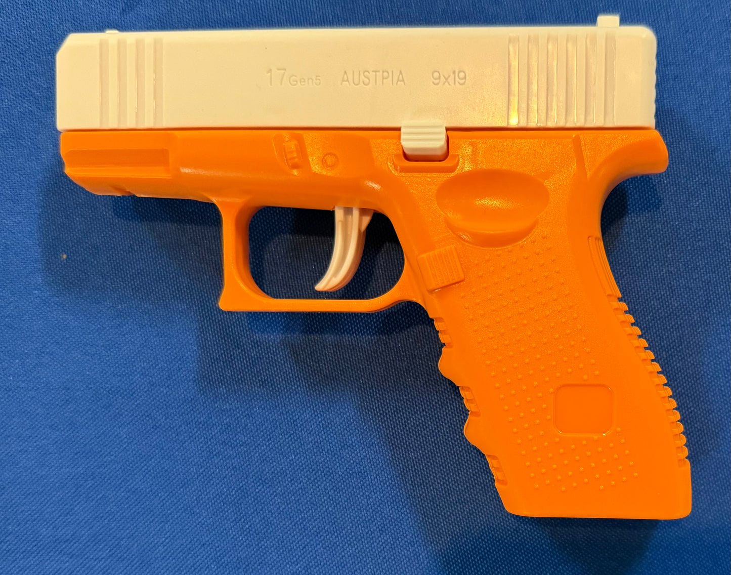 Toy Squirt Gun Gl*ck Design Gun